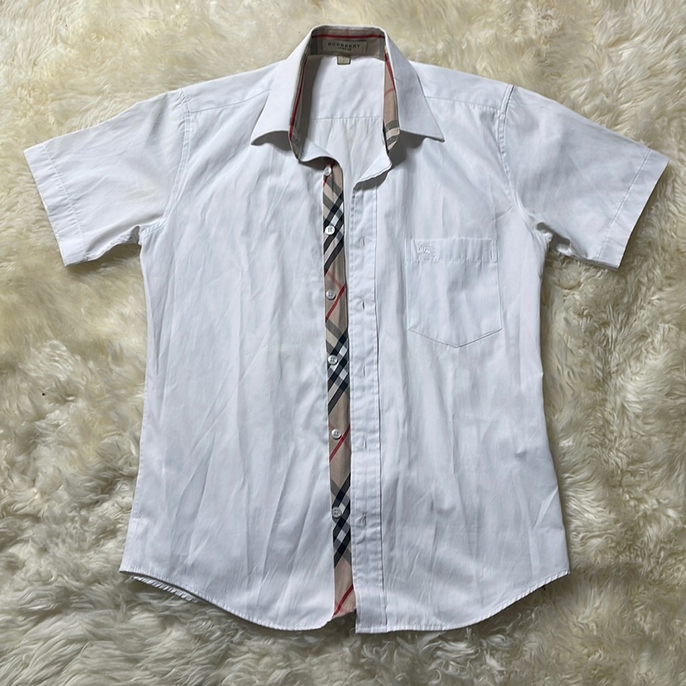 *EXCELLENT QUALITY* Burberry Short Sleeve Button up